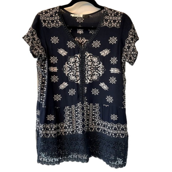 Brave Soul Narita Printed Top with Crochet Trim - Navy / S - Picture 5 of 9